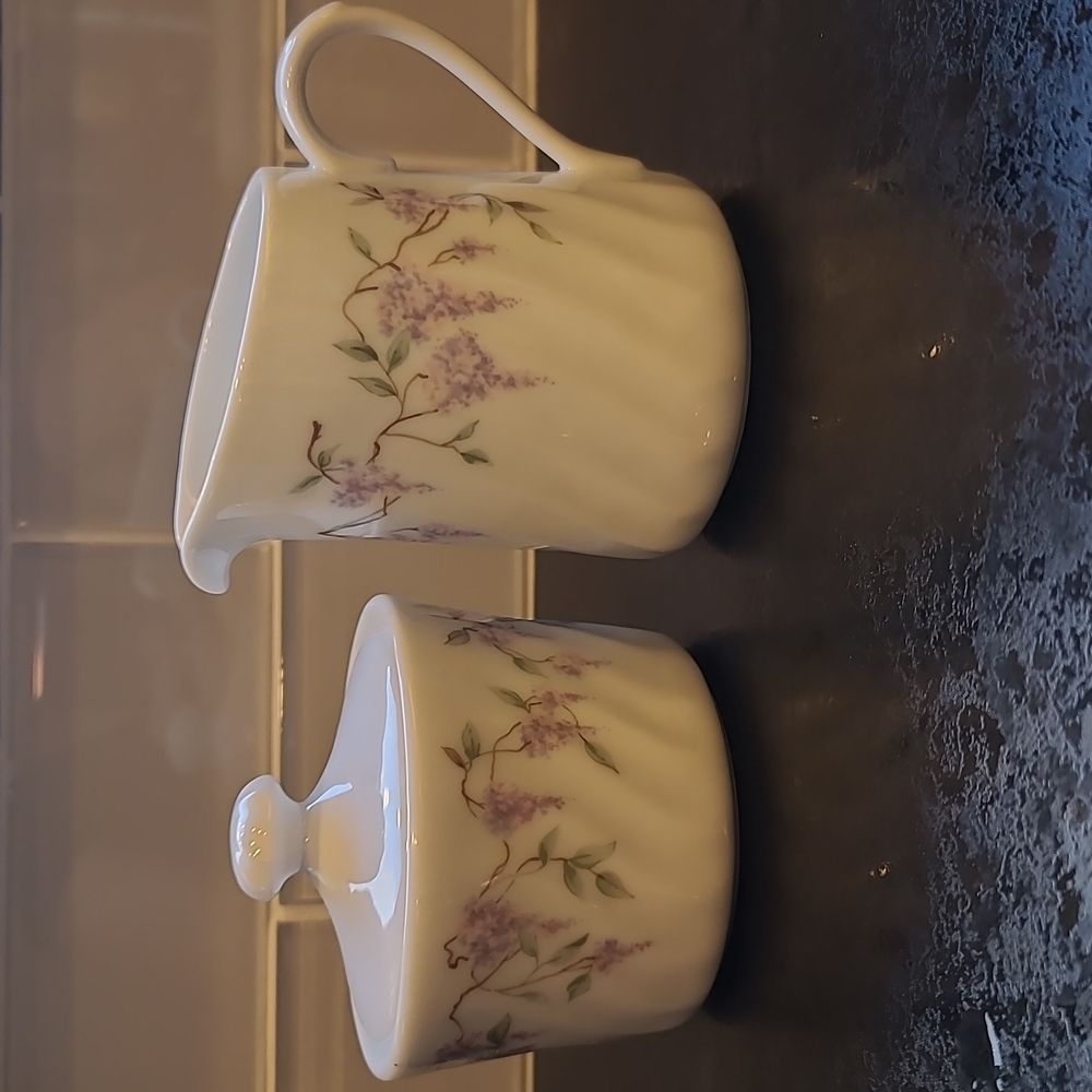 Corning cream & sugar set
